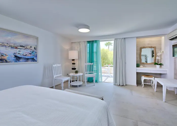 White Pearls-Adults Only Luxury Suites